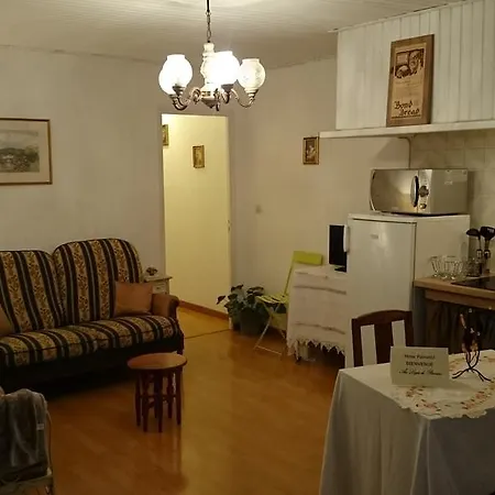 Au Logis De *
